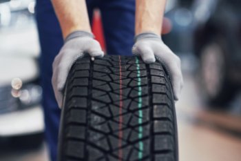 В России траты на автотовары в марте увеличились на 42%