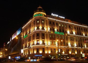 «Стокманн» обсуждает открытие универмага на месте флагманского магазина H&M в Москве