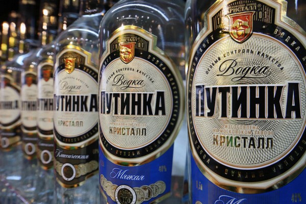 Владелец брендов водки «Столичная» и «Путинка» свернул выпуск алкоголя