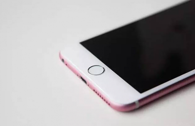 Количество предзаказов на iPhone 6S в "Связном" превысило показатели всех флагманских смартфонов 