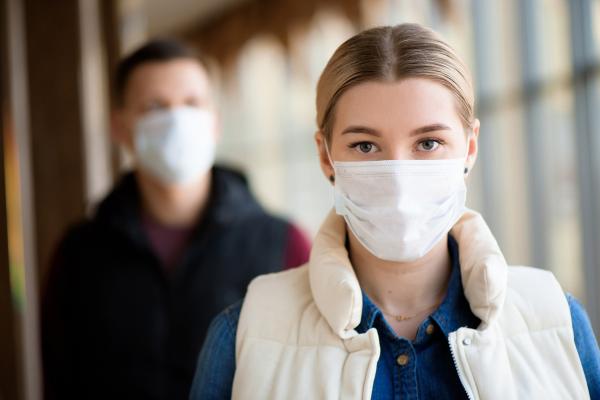 Роскачество назвало самые эффективные маски против бактерий и вирусов