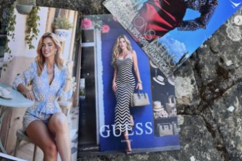 Vogue столкнулся с волной негатива из-за публикации рекламы с моделями, созданными ИИ