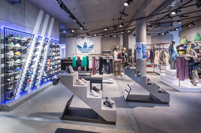 Главный магазин Adidas Originals. Берлин, Германия