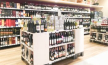 Продажи алкоголя за 10 месяцев сократились на 10,3%