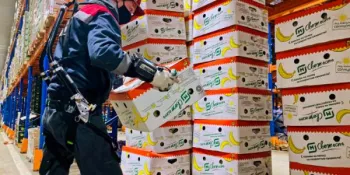 «Магнит» тестирует экзоскелет для работы в распределительных центрах