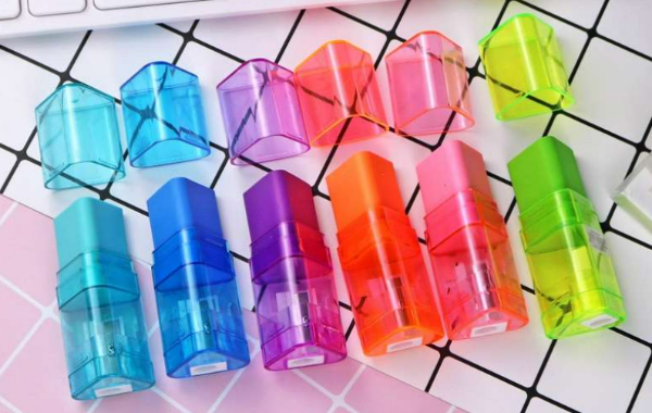 В цветных ластиках обнаружены опасные химические вещества
