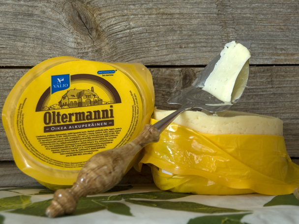 Российский сыр продают в Финляндии со скидкой 50%