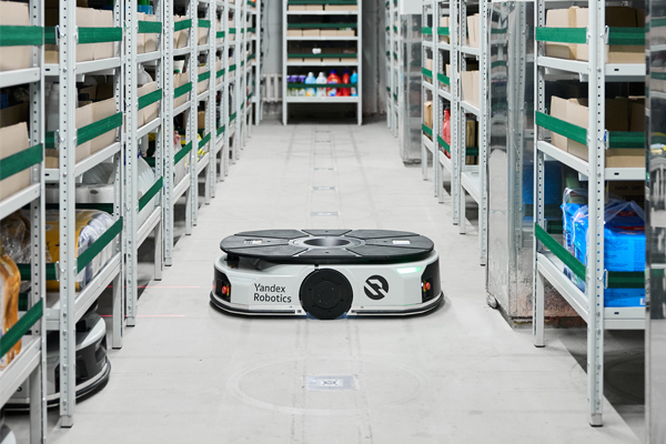 Яндекс Лавка запустила первый роботизированный даркстор (ФОТО) - №3