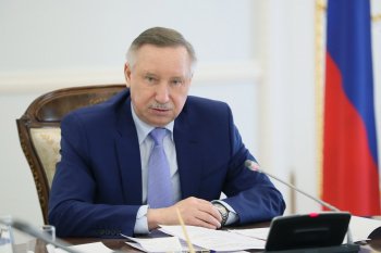 Губернатор Петербурга разрешил ставить столики рядом с уличными кафе и фудтраками