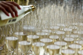 Роскачество: число российских производителей игристых вин за последние три года удвоилось