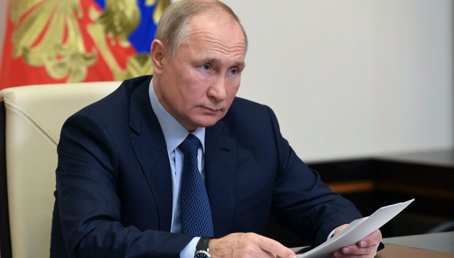 Путин поручил составить список стран для запрета ввоза в них российских товаров