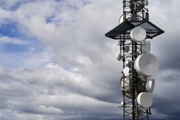 Глава «Ростелекома» предлагает обязать маркетплейсы вносить взносы в развитие телеком-инфраструктуры