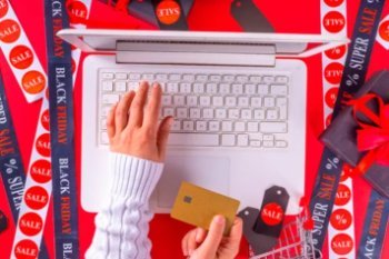 Купер: 78% покупок в период ноябрьских распродаж совершаются онлайн