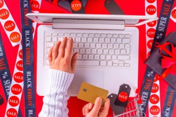 Купер: 78% покупок в период ноябрьских распродаж совершаются онлайн