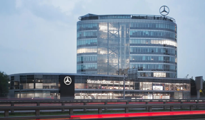 Российское подразделение Mercedes-Benz меняет название