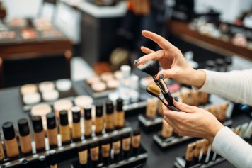 Магазины косметики в Петербурге теряют покупателей | New Retail