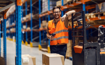 Число вариантов подработки в складской логистике выросло более чем в два раза