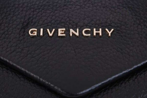 Givenchy намерена защитить свои права на бренд на российских маркетплейсах