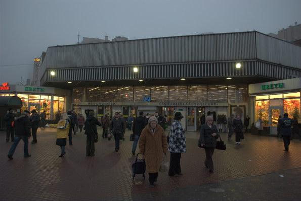 JLL исследовала стрит-ритейл около станций метро в спальных районах Санкт-Петербурга