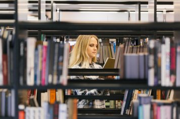 Продажи в книжных магазинах с начала года сократились на 8%