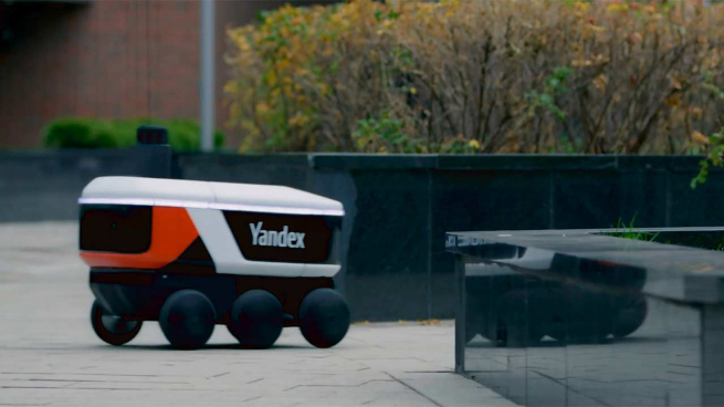 Яндекс тестирует доставку посылок от маркетплейса Беру с помощью робота-курьера