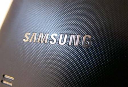 Компания Samsung начала продажи корпоративных решений в своих магазинах