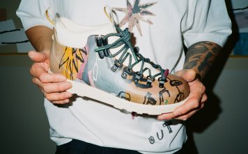 Lamoda и Hikes выпустили коллекцию в коллаборации с художником Ильей Кутобоем (ФОТО)