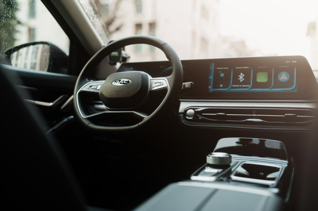 Продажи новых автомобилей в России по итогам года могут превысить 1,6 млн штук Продажи новых автомобилей в России по итогам года могут превысить 1,6 млн штук