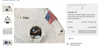 На аукционе Sotheby’s продали куртку астронавта, в которой он летал на Луну