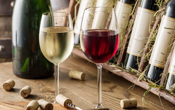 Минфин предложил запустить онлайн-продажи российского вина через Почту России