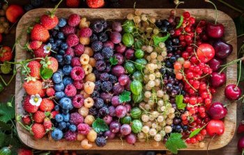 Потребление фруктов и ягод в России на душу населения выросло почти на 30 кг за 30 лет
