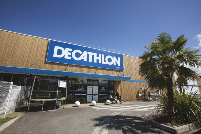 Decathlon закрывает все магазины в США