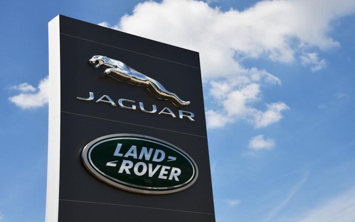«Яндекс» через суд хочет аннулировать в РФ товарные знаки Jaguar Land Rover