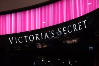 Victoria’s Secret повысила прогноз продаж на весь год