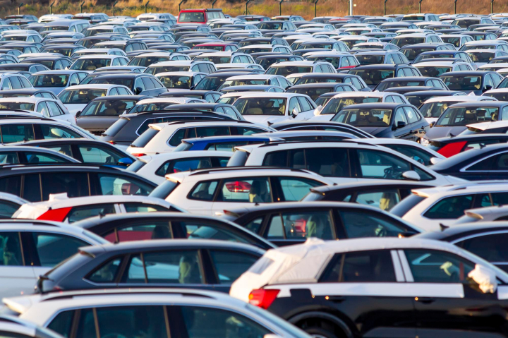 «АвтоВАЗ» ждёт роста авторынка в 2027 году