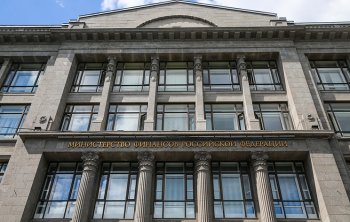 Минфин предложил ввести уголовное наказание за продажу контрафактных сигарет