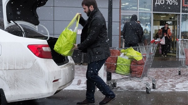 Финны продолжают скупать товары в России