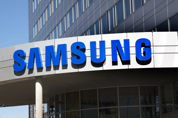 Samsung выпустит два новых смартфона с гибким экраном