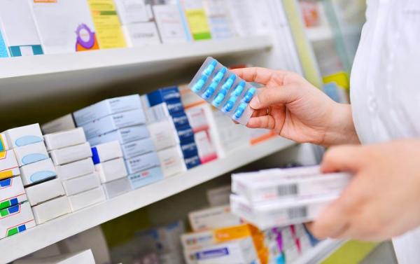 Продажи лекарств в аптеках упали впервые с 2015 года