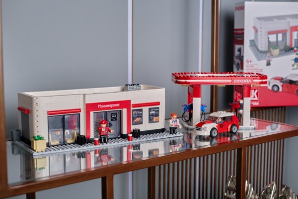 Brick Labs выпустил серию конструкторов совместно с «Лукойл» (ФОТО) - №1