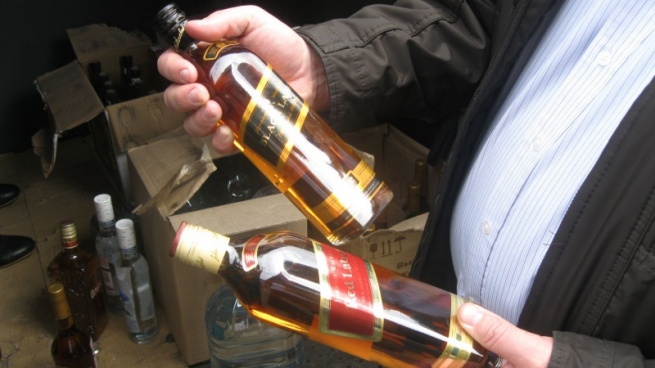 В Москве конфисковано 100 тысяч бутылок контрафактного алкоголя