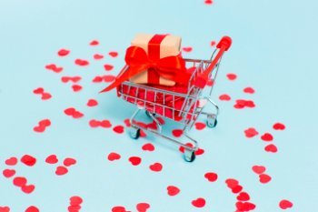 Стоит ли делать спецпредложения к 14 февраля и чем заменить этот праздник?