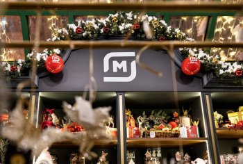 «Магнит» открыл новогодний киоск в центре Москвы