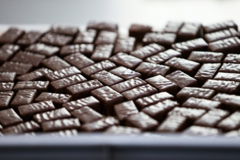 Кондитерской фабрике «Приморский кондитер» грозит простой из-за дефицита какао-бобов Кондитерской фабрике «Приморский кондитер» грозит простой из-за дефицита какао-бобов