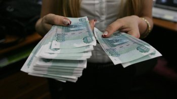 Выдача потребкредитов в РФ в июле выросла на 12%