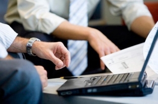 Топ-5 главных экономических новостей дня: счастливый рубль, большие проблемы малого бизнеса и вечно недовольная Европа