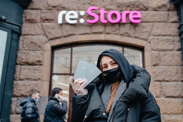 re:Store и «Связной» рассказали о первых итогах старта продаж iPhone 12 mini и iPhone 12 Pro Max в России (фото)