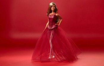 Mattel выпустила первую куклу Барби-трансгендера