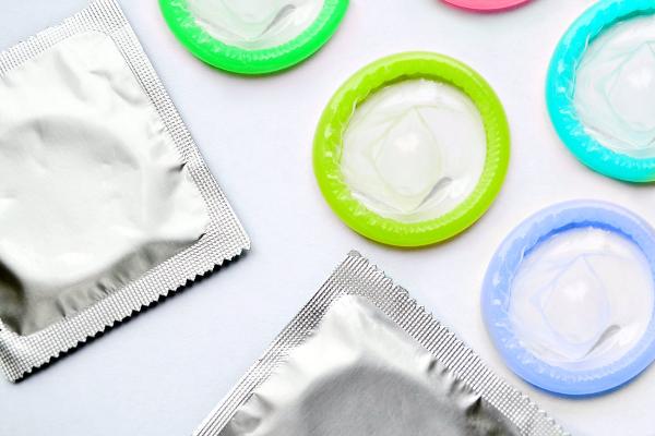 В презервативах нашли цинк и изопропиловый спирт
