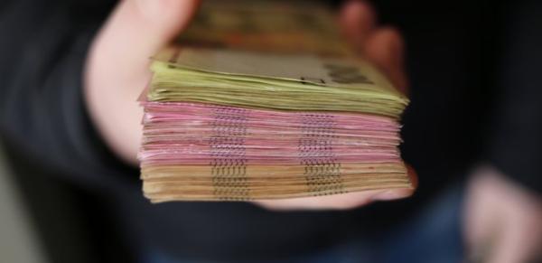 Зарплаты гендиректоров торговых сетей РФ выросли на 24% в 2019 году Зарплаты гендиректоров торговых сетей РФ выросли на 24% в 2019 году
